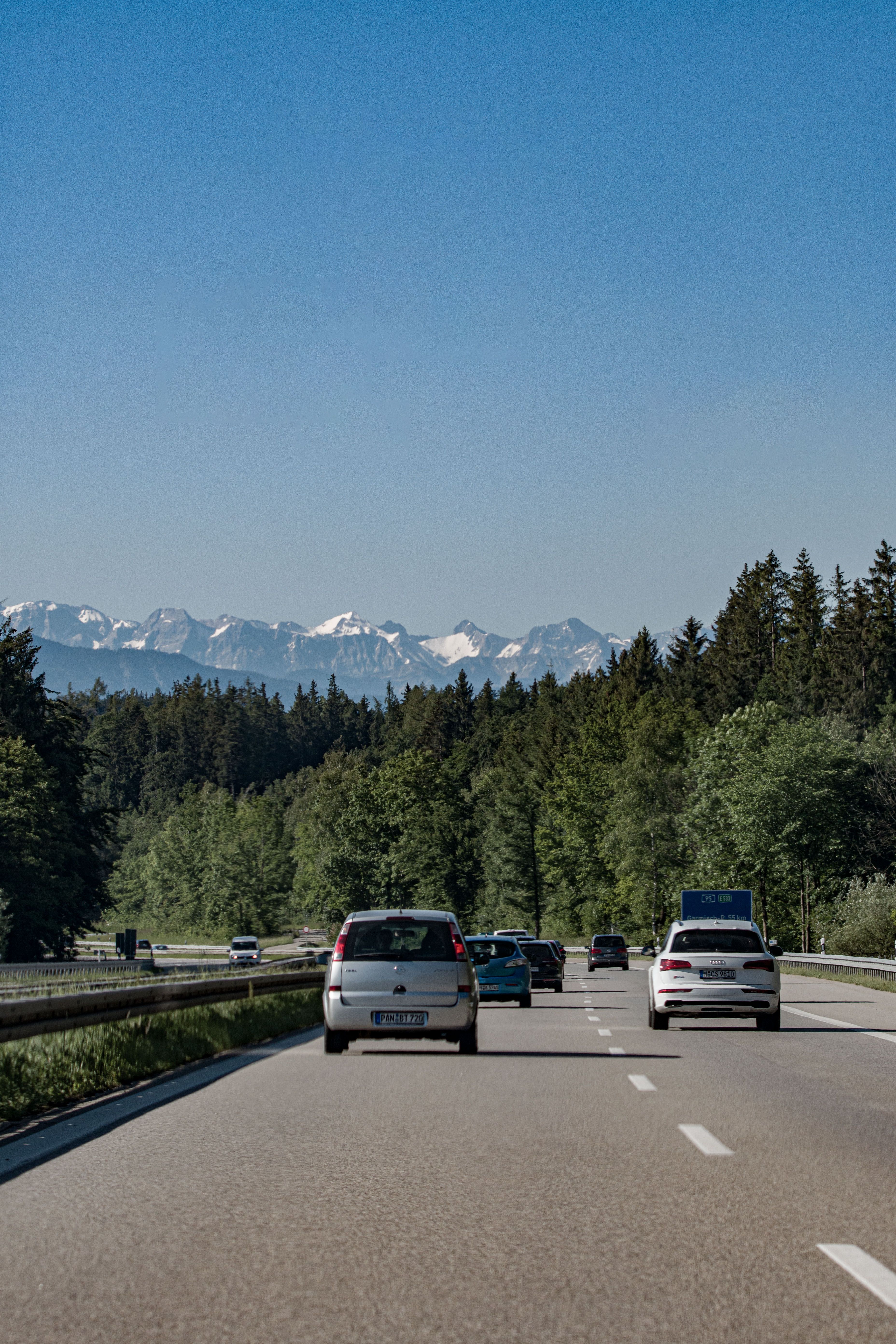 Pendelstrecke Innsbruck-München (A12/A93, ~160 km): grenzüberschreitend dazuverdienen